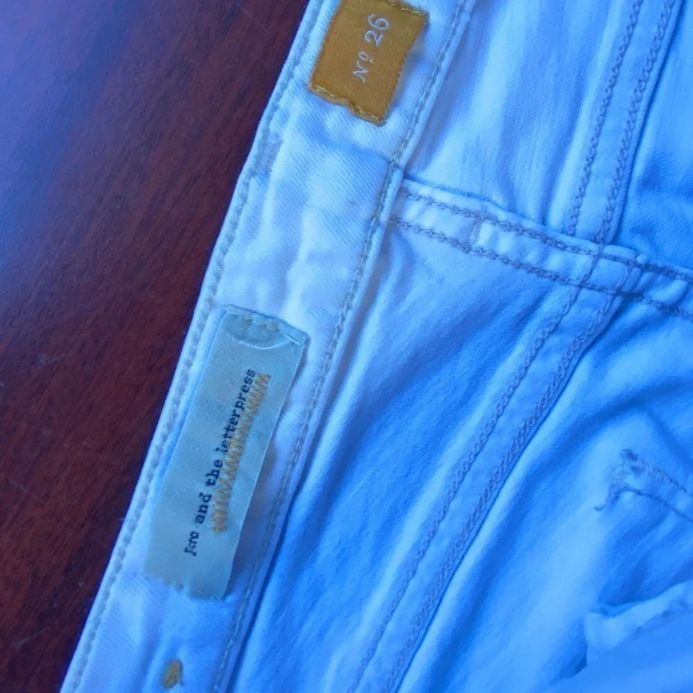 Pilcro and the Letterpress Women's White Denim Cutoff Shorts size 26